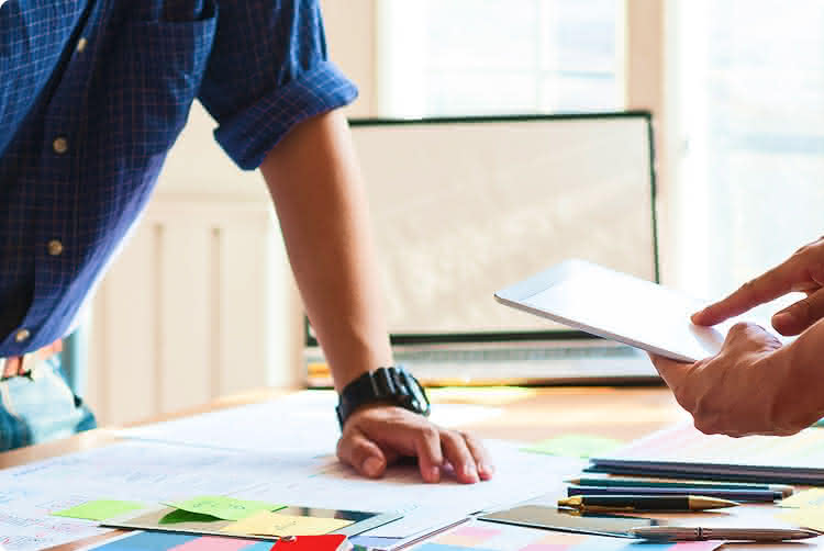 画像：デザインを議論する様子